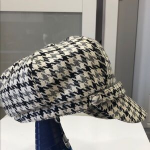 Houndstooth Newsboy Cap | Black White Gray